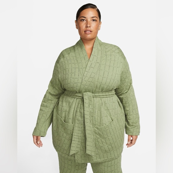 Nike Plus Jacket 💚 - Picture 2 of 12